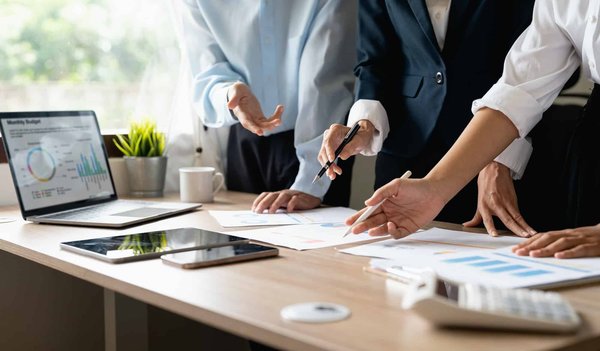 Quelles étapes cruciales devez-vous franchir pour lancer avec succès votre entreprise de formation ?